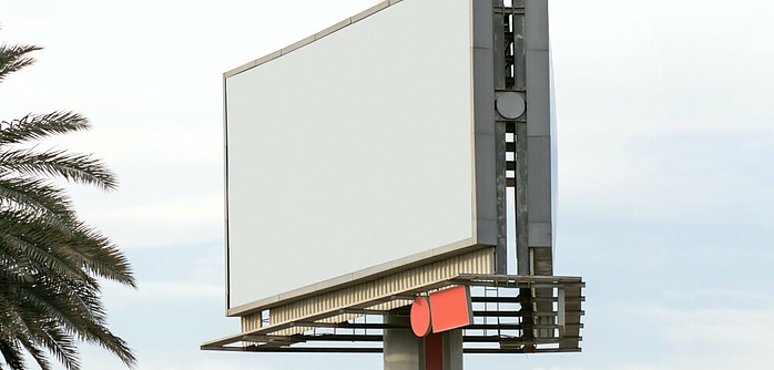 A blank billboard waiting for advertising..